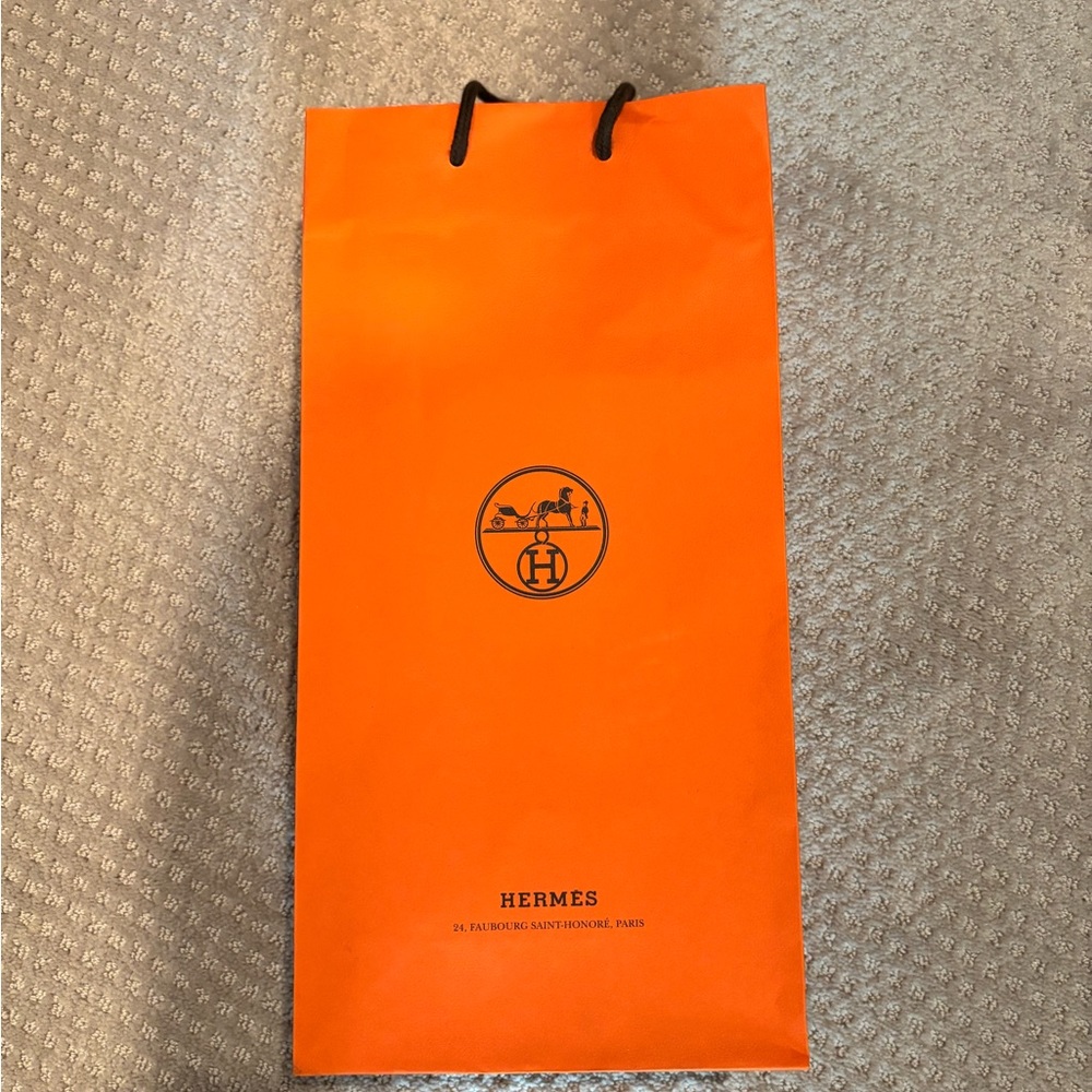 Hermes cavalier en formed shawl cashmere NWT - Picture 6 of 7